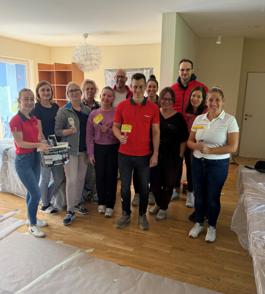 Hilti-Mitarbeiter*innen beim Ausmaltag