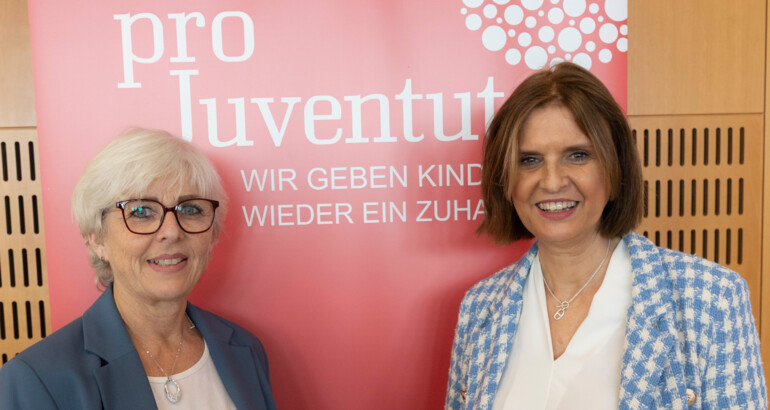 Adelheid Moser und Andrea Scharinger